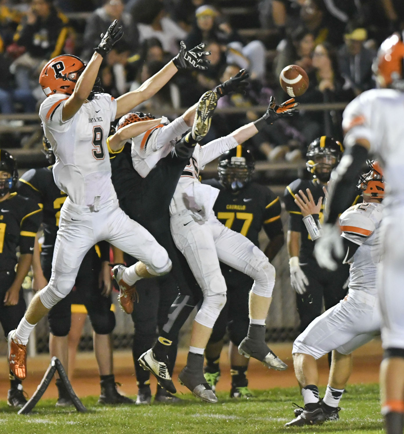 101416 SY Cabrillo football 04.jpg